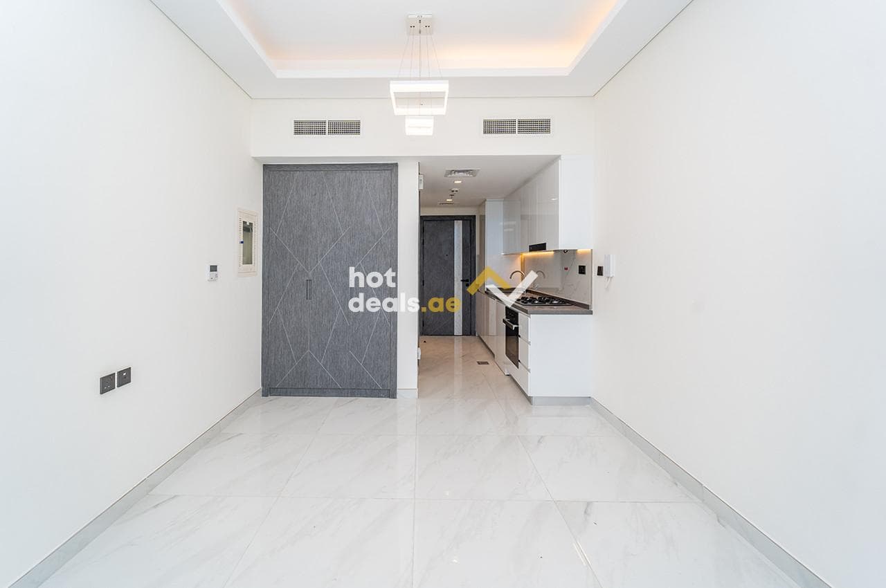 Exclusive I Negotiable | 12 Cheques l No Parking