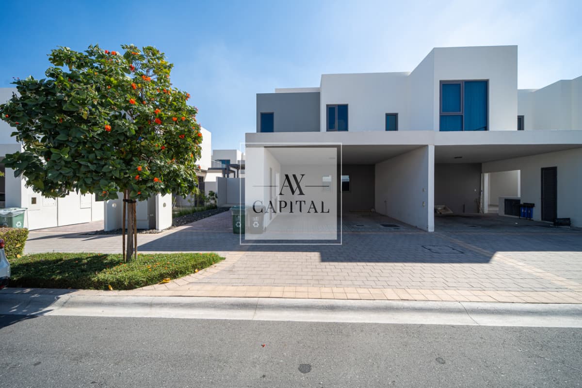 End Unit | Largest Plot | Vacant Now