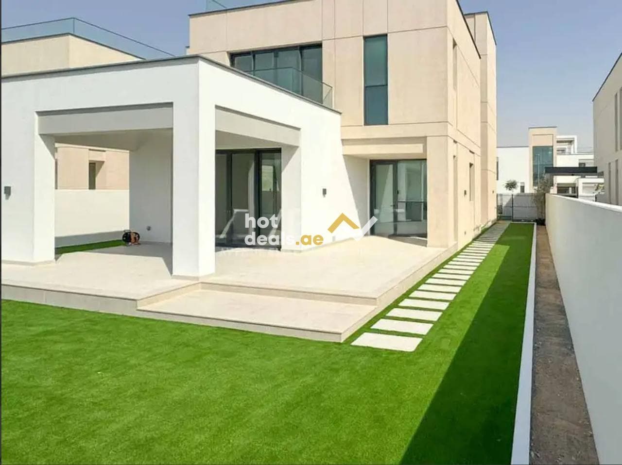 Modern New | Large Layout | Close to Amenities