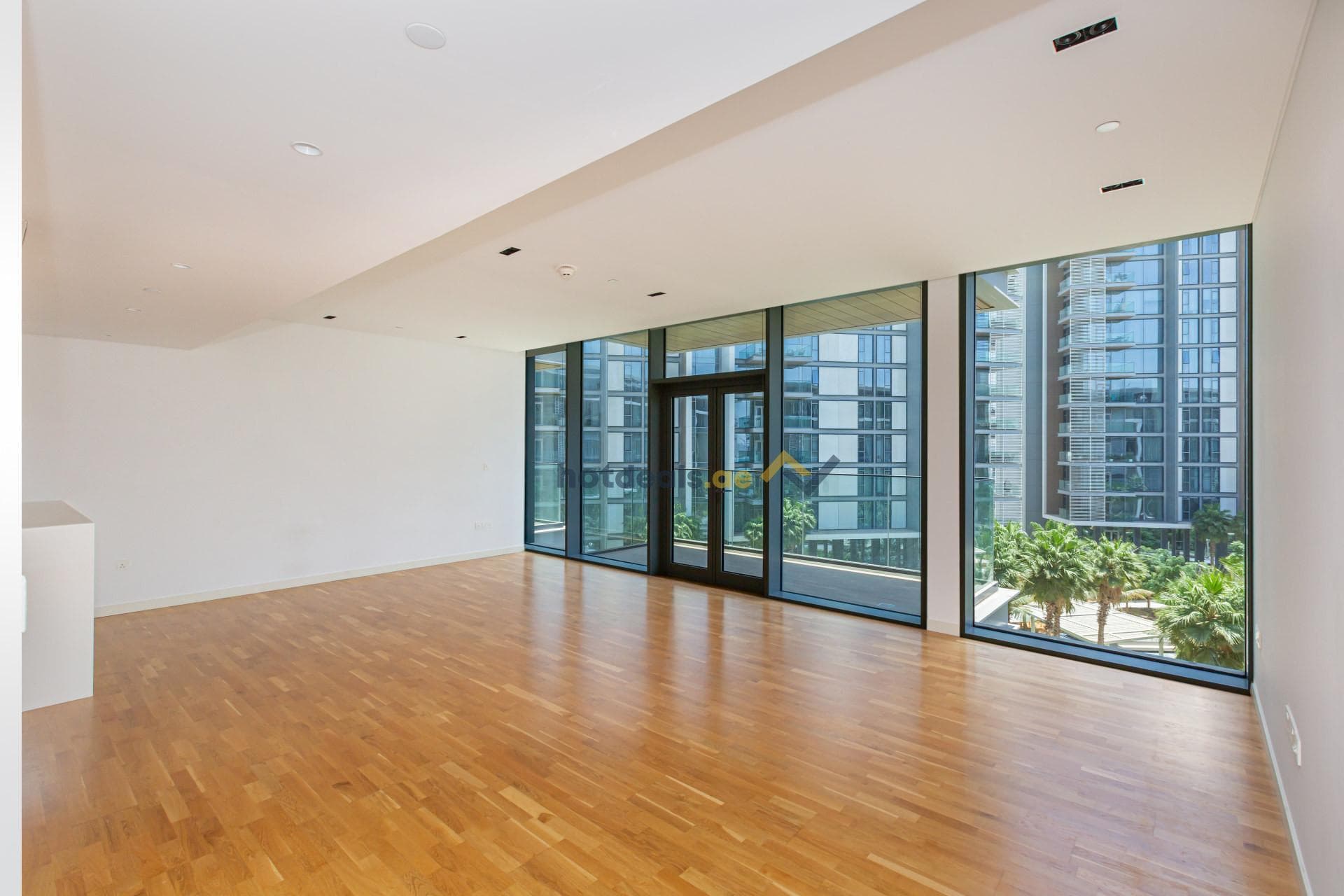 Well priced | Partial Sea View |Vacant on Transfer