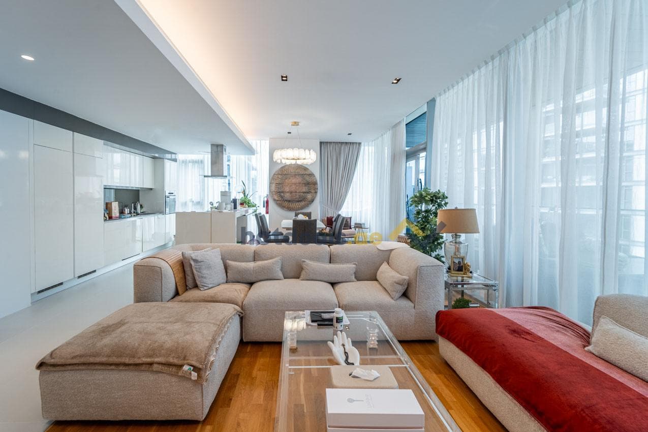 Corner Unit | Vacant | Spacious Layout