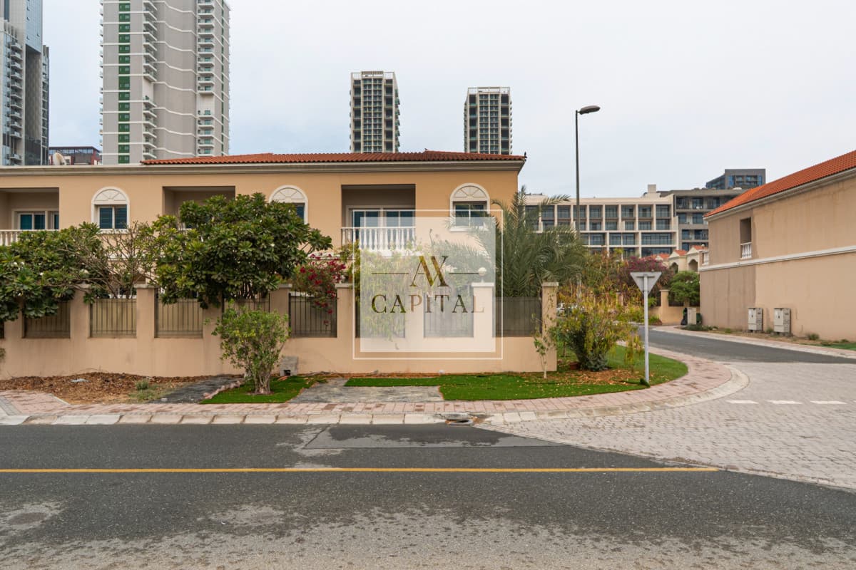 Park view | Corner Plot | Vacant | Maids