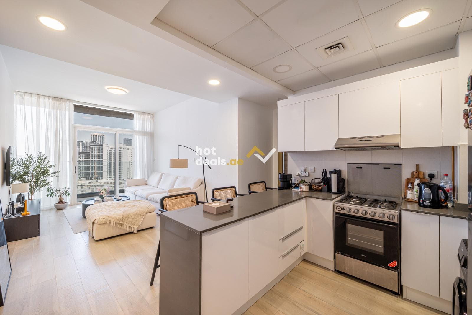 LARGE LAYOUT | VERY BRIGHT | VASTU | MID FLOOR