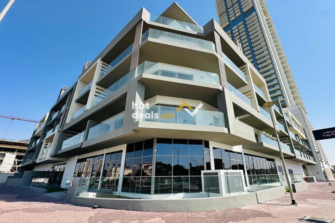 Bright 1BR+Study for Rent | Prime JVT Location