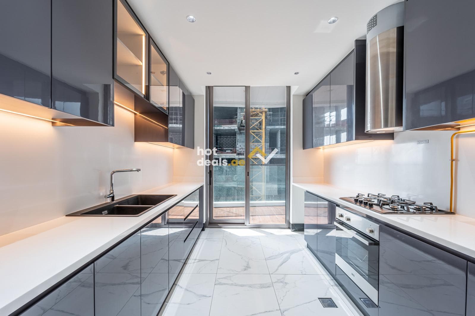 1BR Simplex | Canal View | Private Jacuzzi
