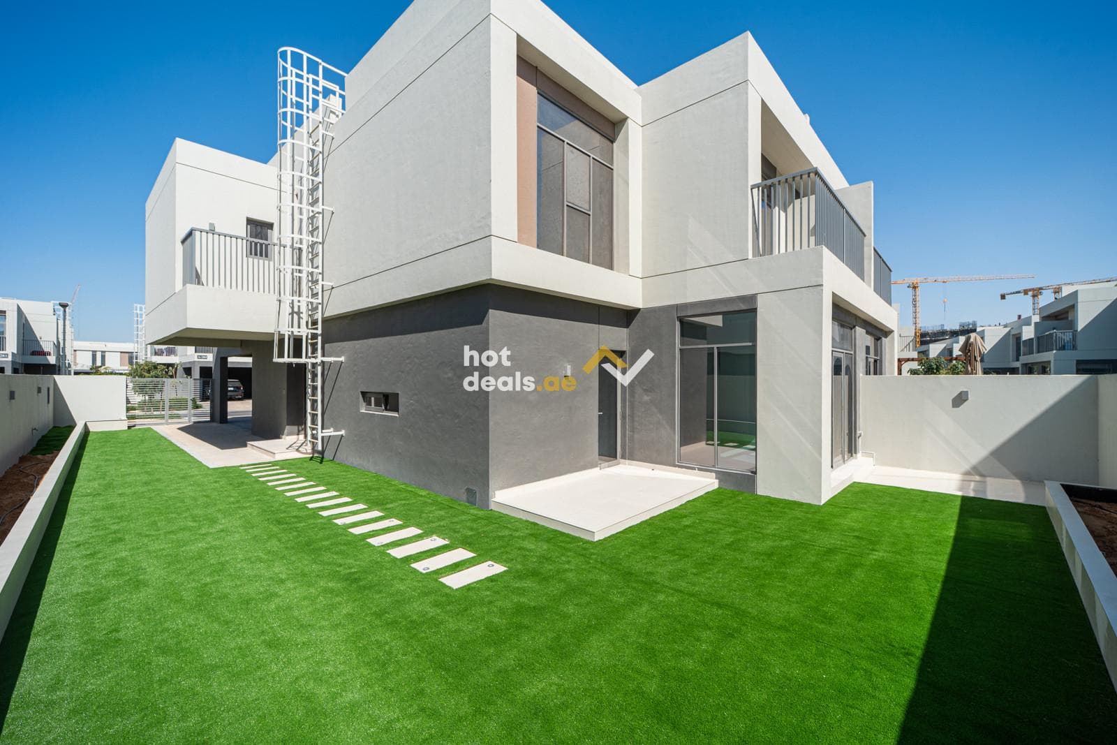 Semi Detached Villa | Single Row | Vacant