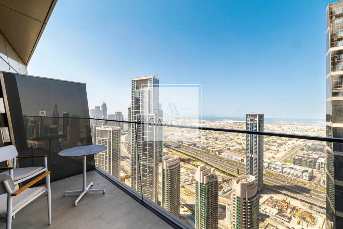 Sea and city view | High floor| Balcony