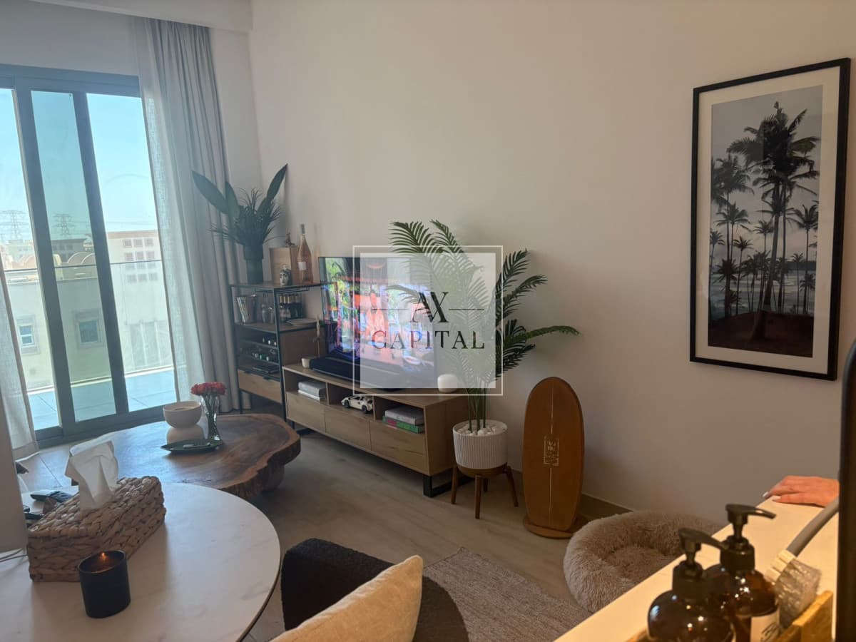 Bright 1BR with Study | JVT | Prime Location