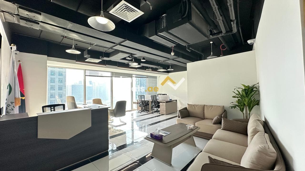 FURNISHED | CANAL VIEW | WR & PANTRY INSIDE