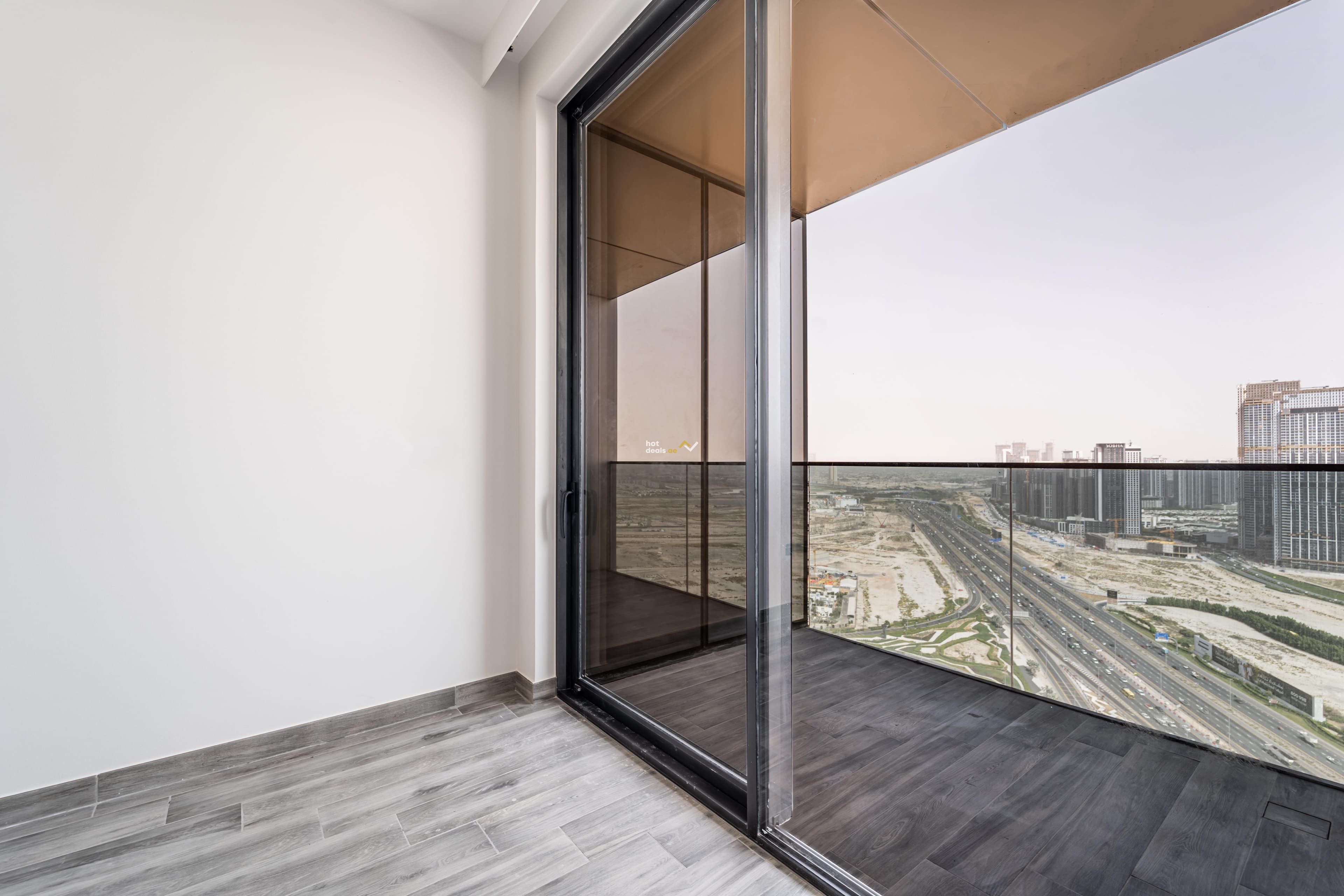High Floor Living | Elegant Studio | Canal View