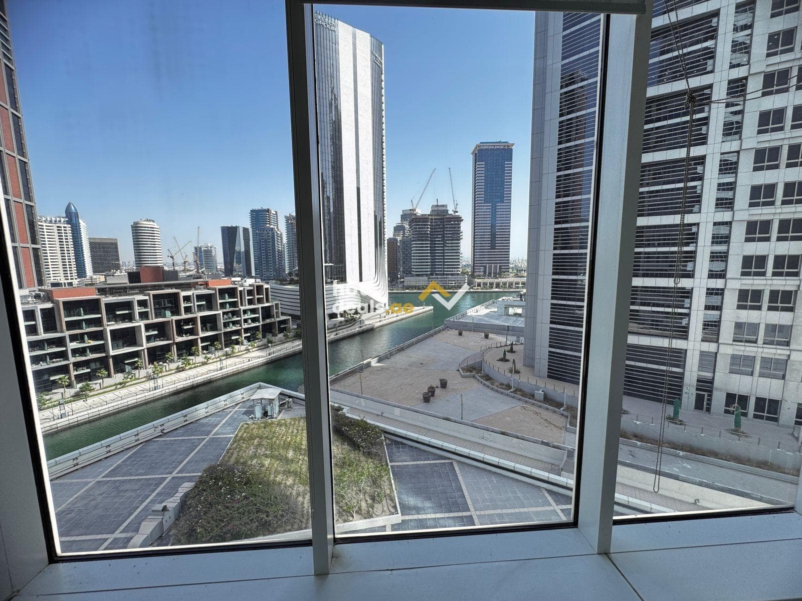 FITTED | CANAL VIEW | BUSINESS BAY | Mid Floor