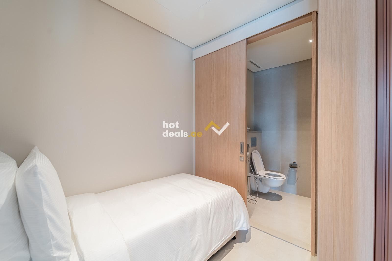 Burj View | High Floor | Vacant | Below market
