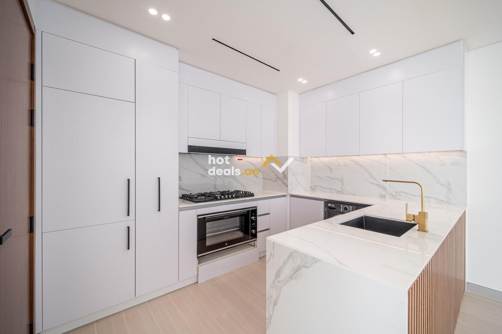 LARGE LAYOUT | CORNER UNIT | PLUNGE POOL | BRIGHT