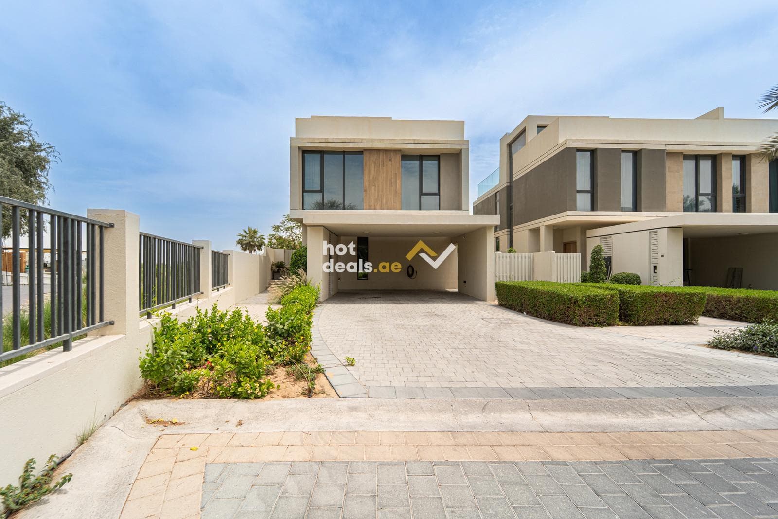 Vacant| Standalone |Rare unit | 3bed + maids