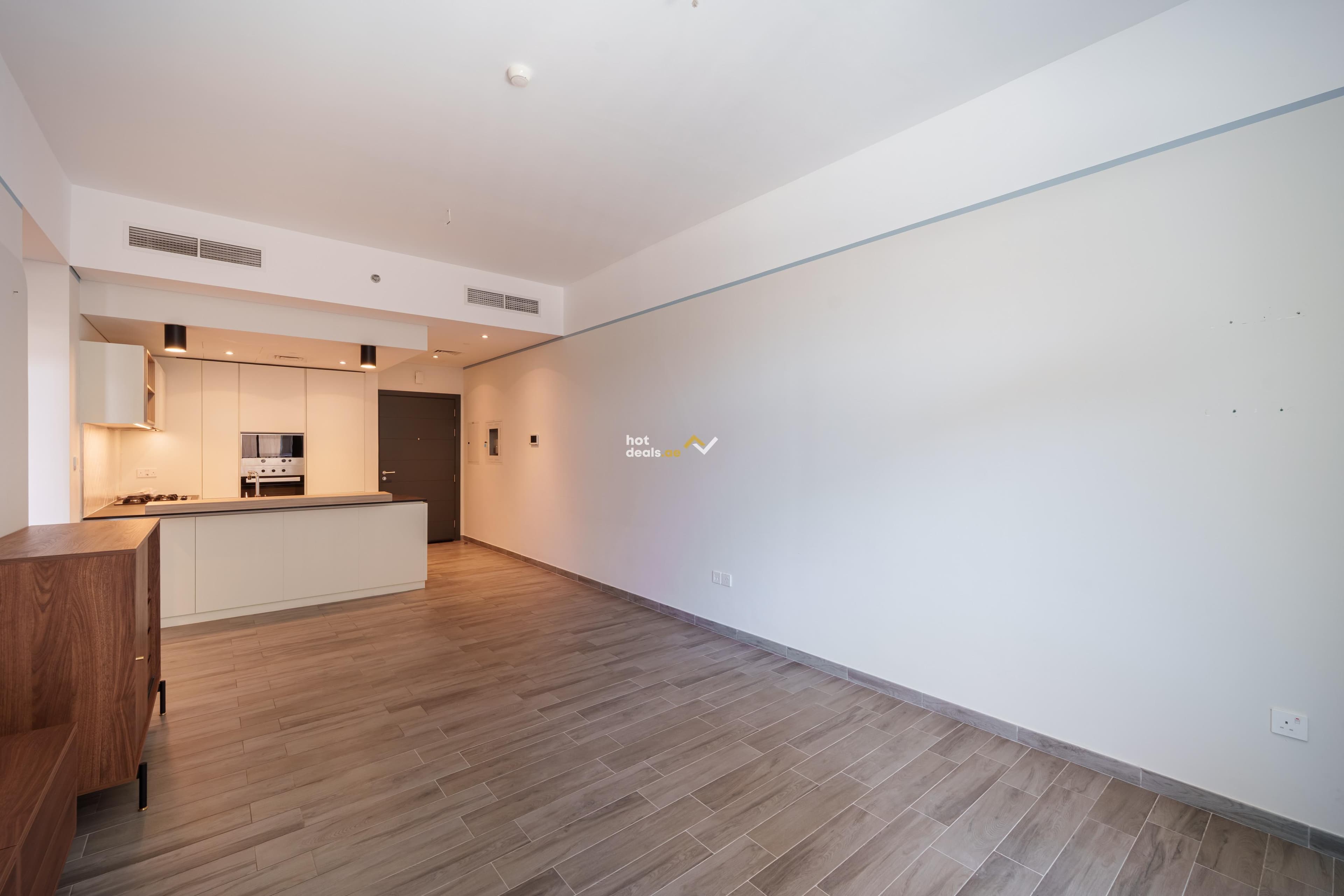 Ellington | Pool View | Corner | Ready to Move