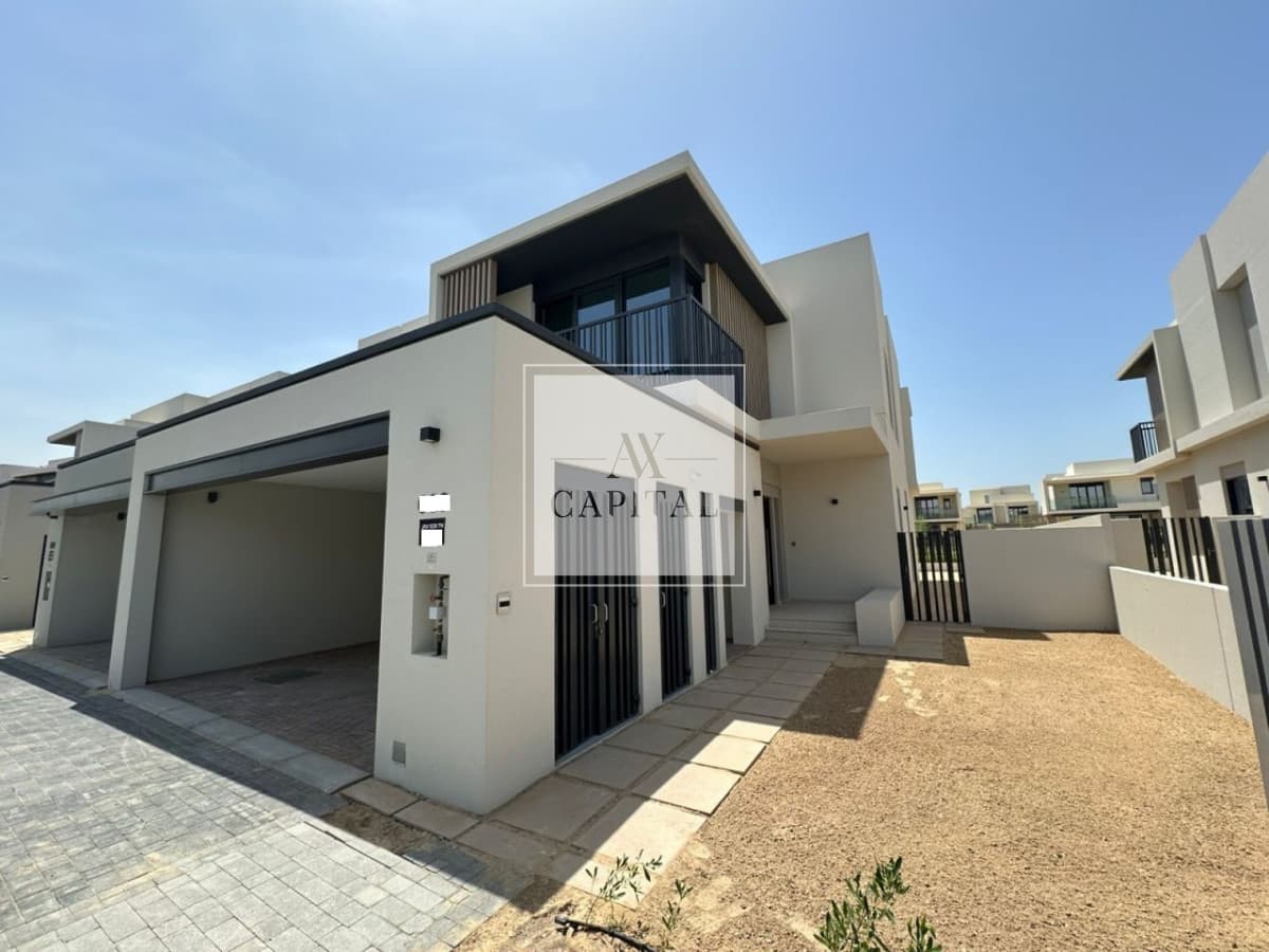 Close To Amenities | Single Row | Corner Unit