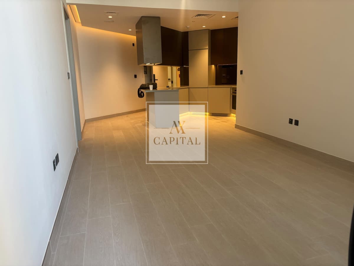 investor deal Spacious 1BR |Creek & MBR City Views