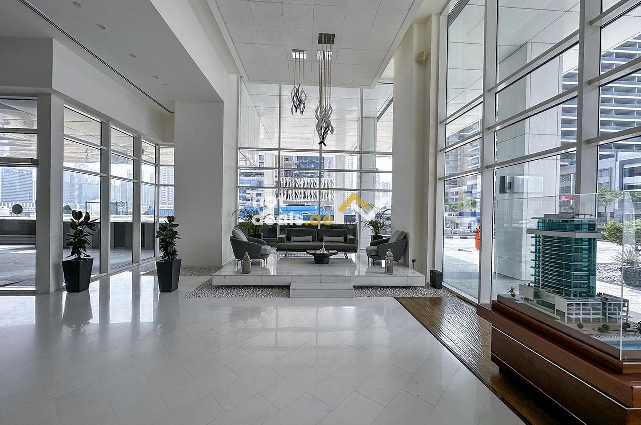 Move in ready | Canal view | Balcony