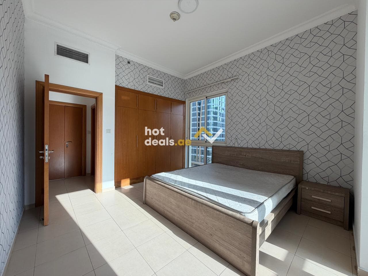 Prime Business Bay Location | Furnished | Balcony