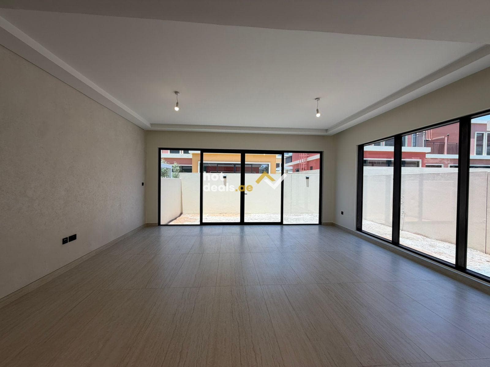 band new | prime location | close to lagoons