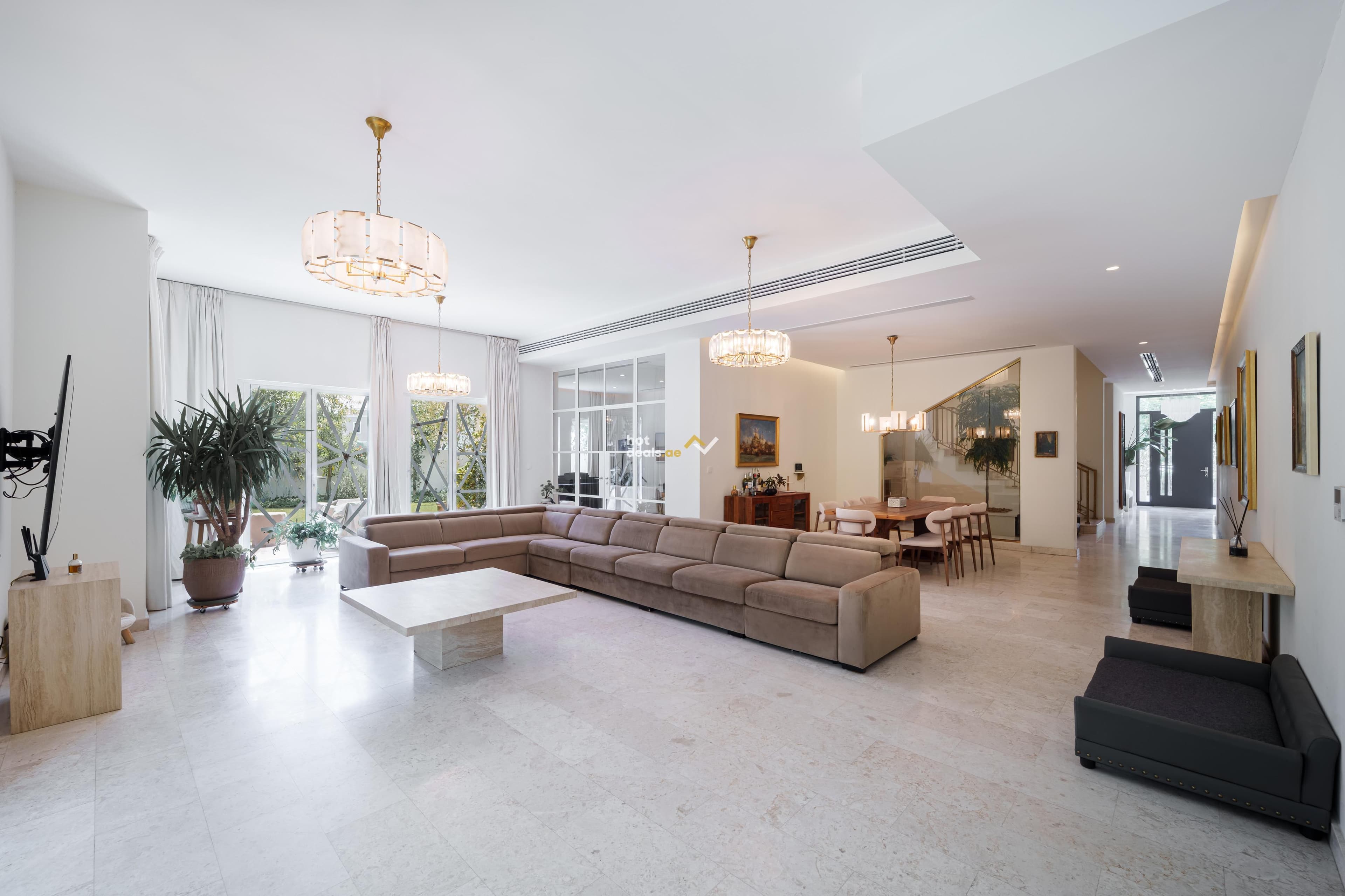 Luxury Villa | Fully Furnished | Pool | Vacant
