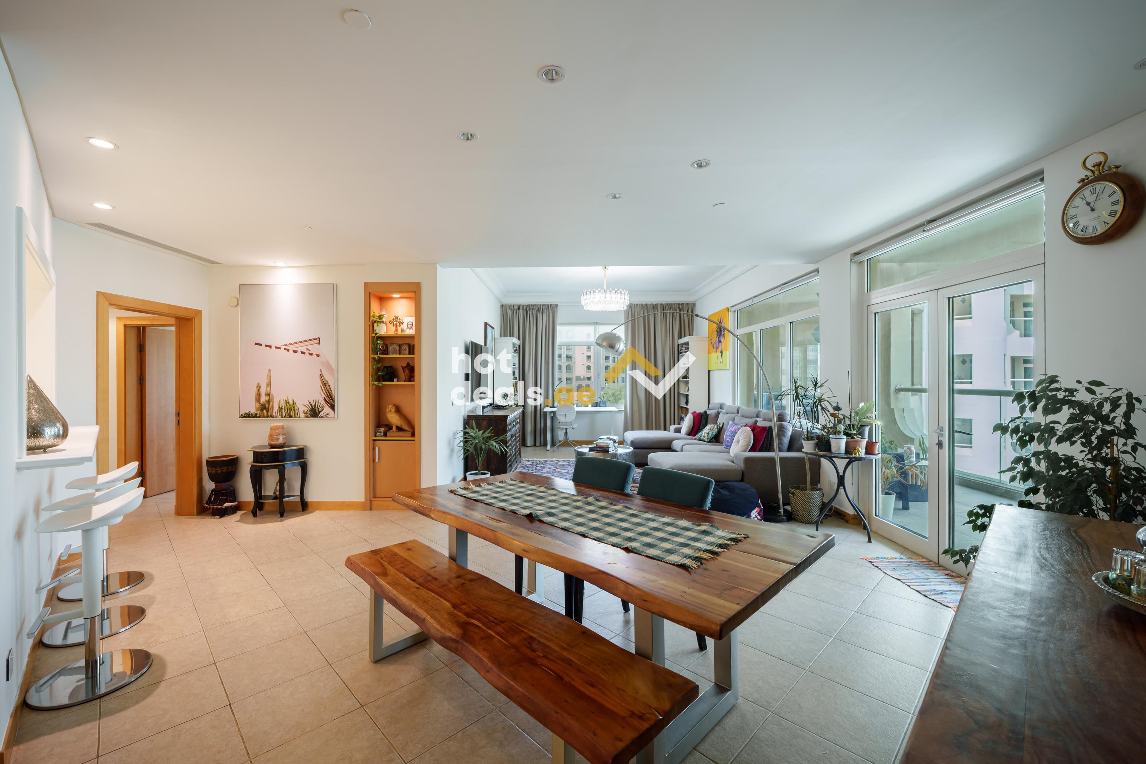 Mid Floor | Fully Furnished | Beach Access