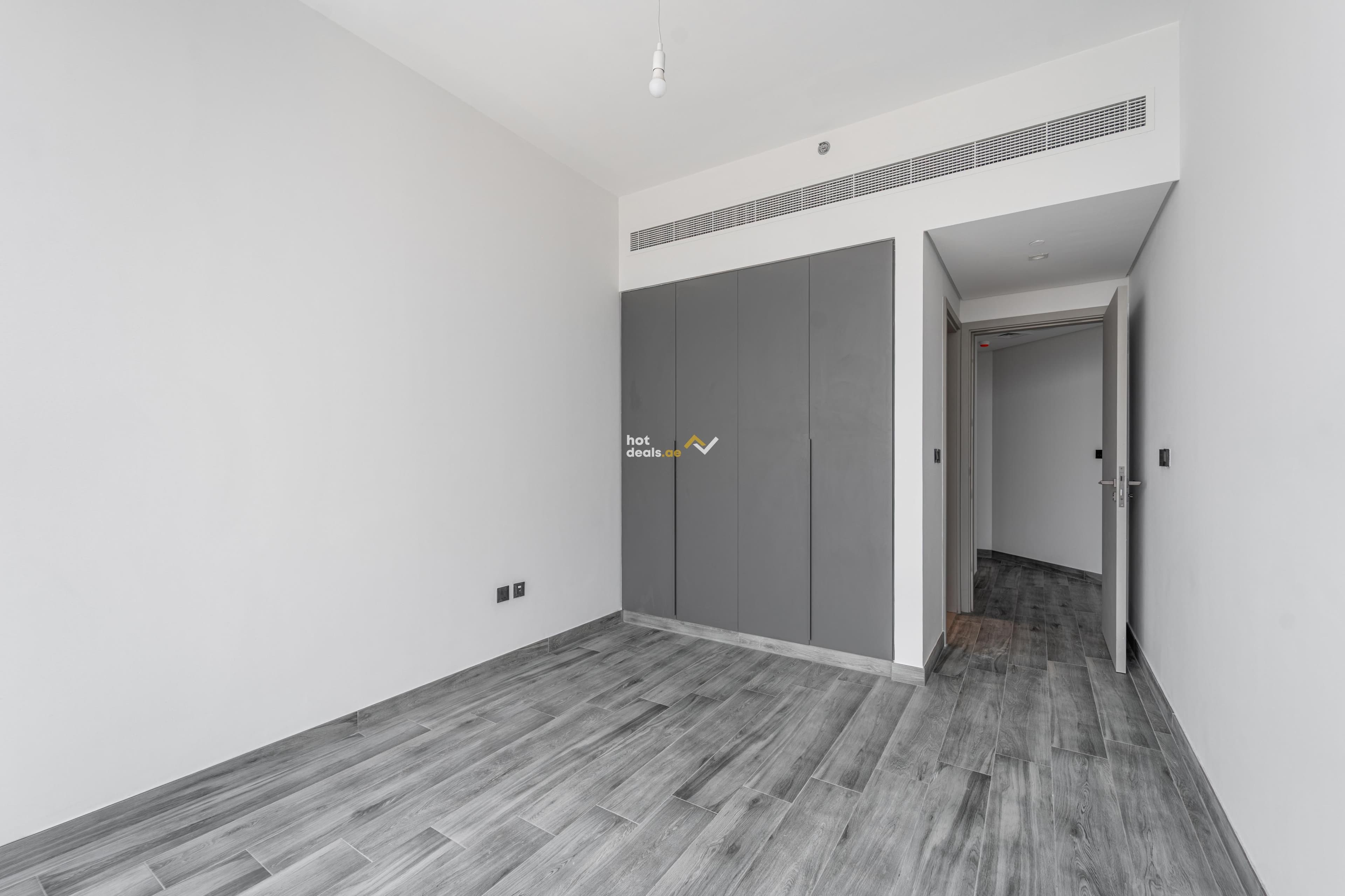 Upgraded | Fully Furnished | High Floor
