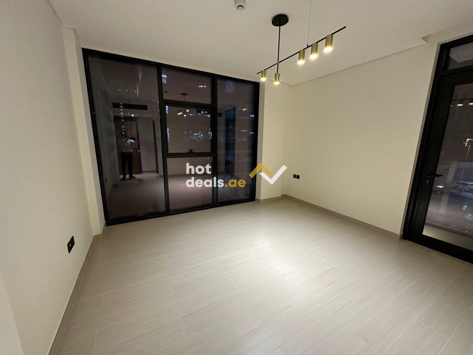 LARGE LAYOUT | SELLING AT OP | LOW FLOOR | BRIGHT