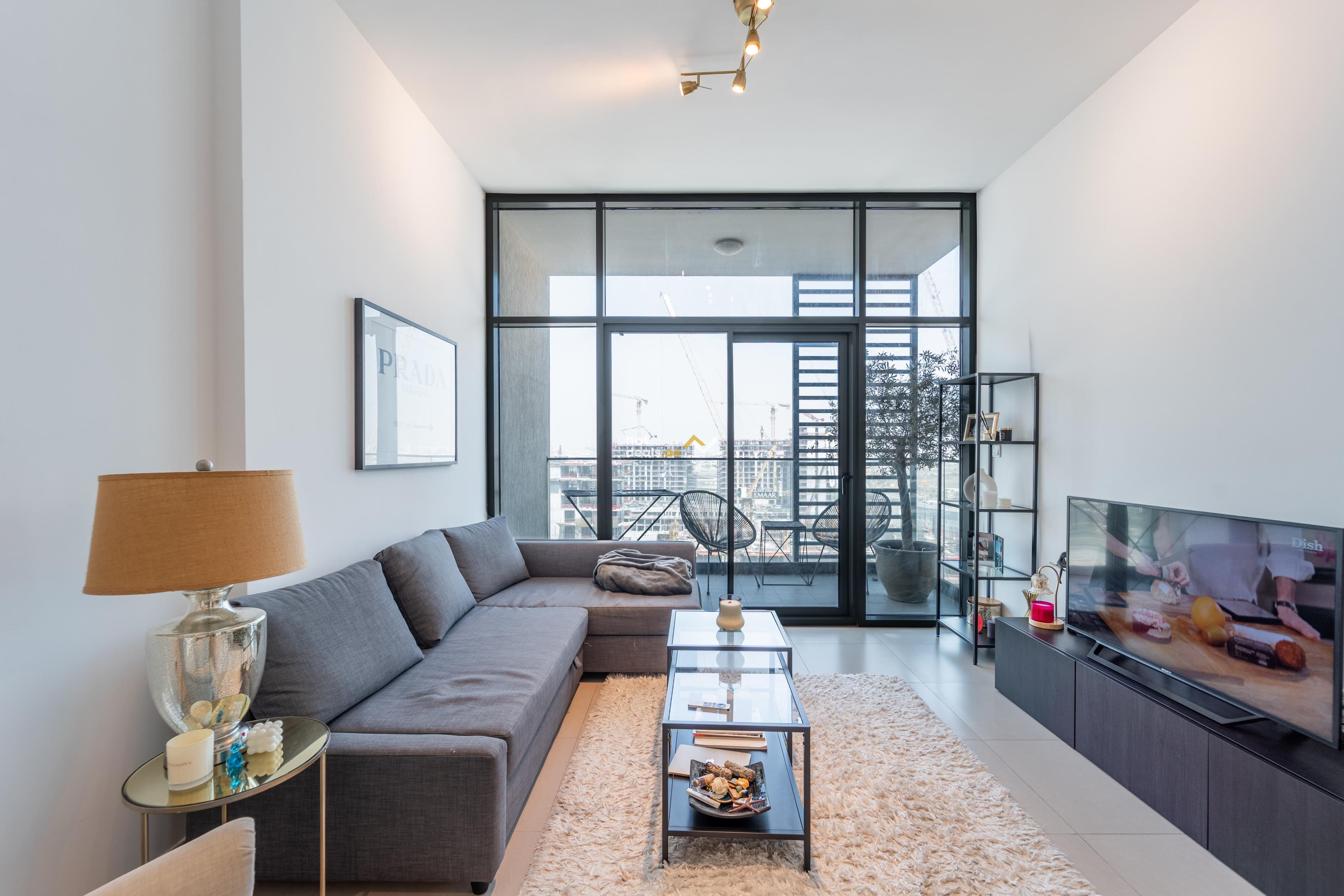 Mid floor l Close to Park l Unfurnished l