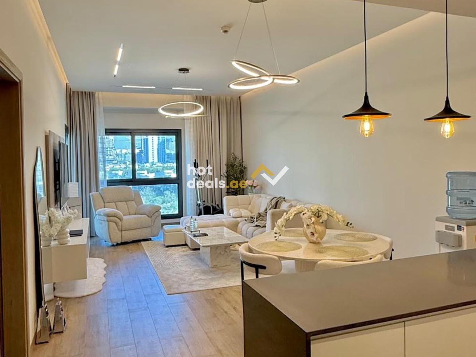BOUTIQUE FURNISHING | LARGE LAYOUT | VERY BRIGHT