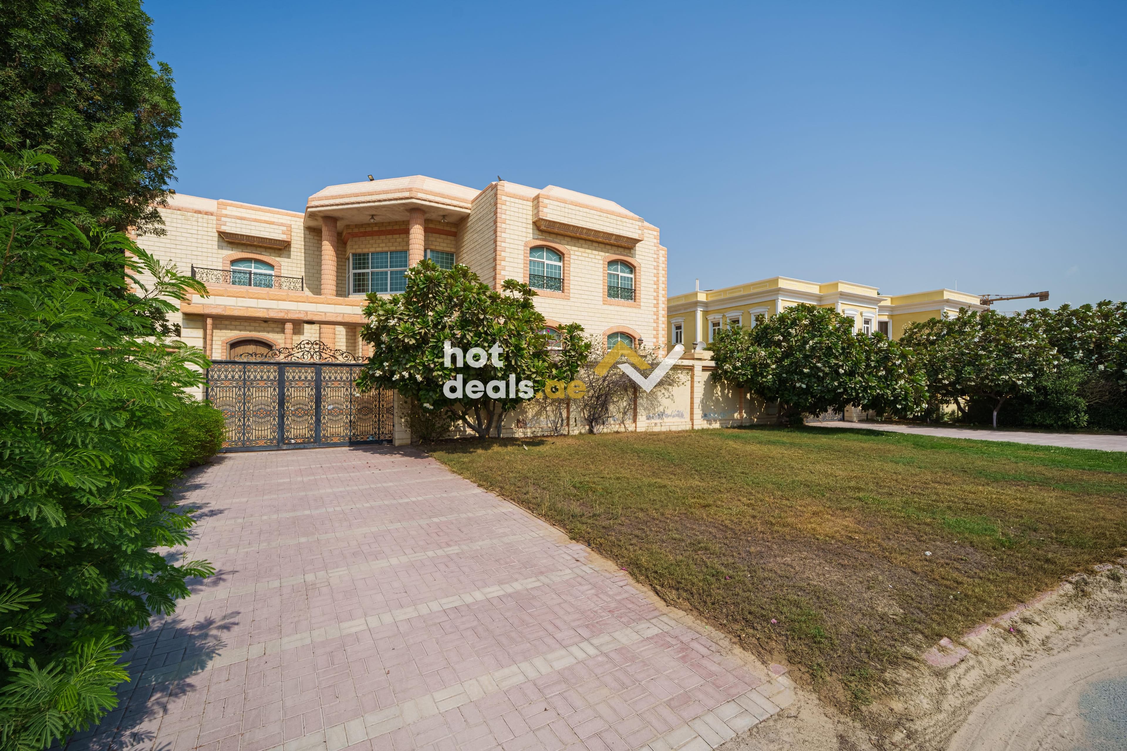 GCC | Lift | Corner Plot | Near Sheikh Zayed Road