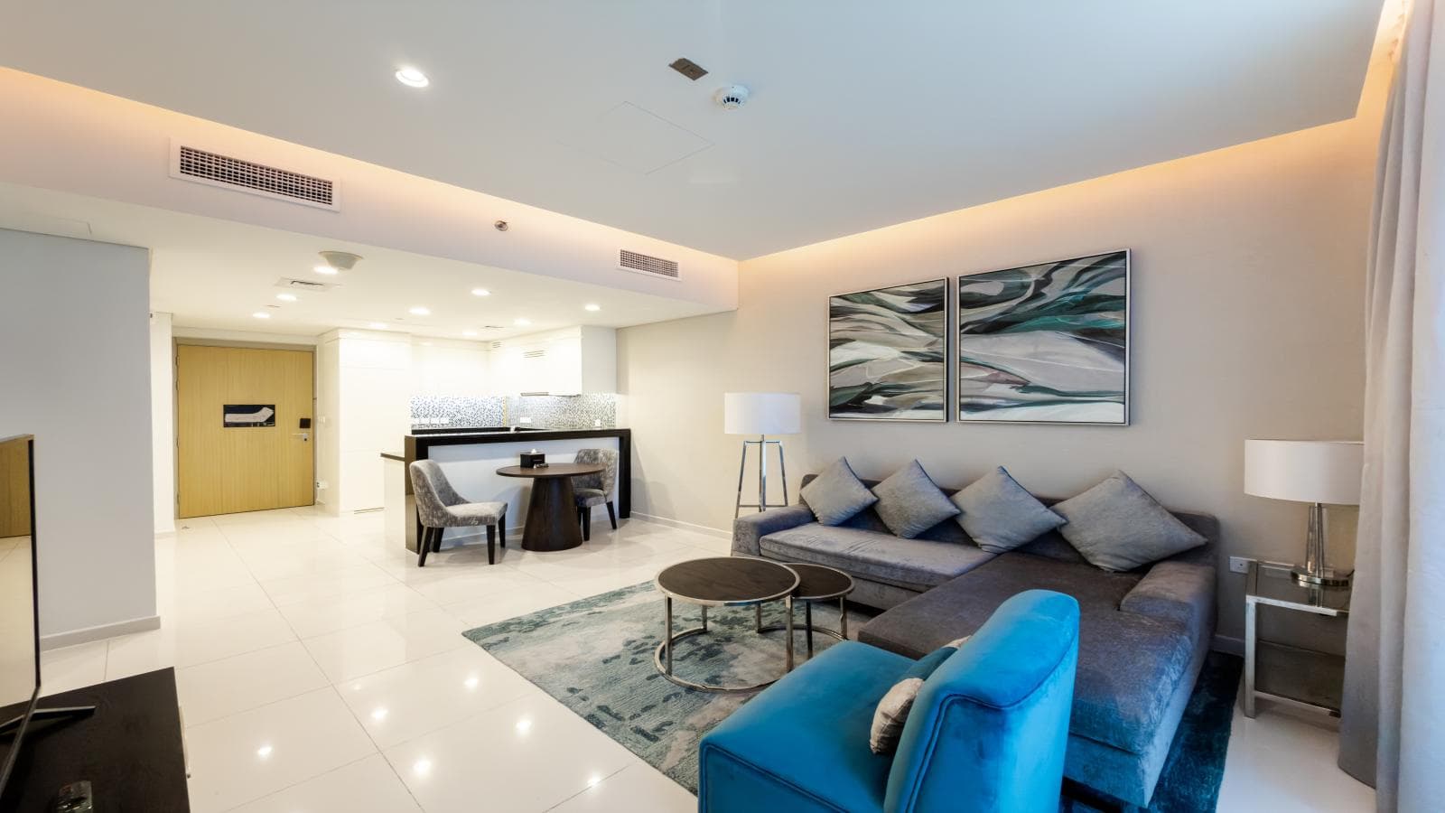 Multiple Chqs | High Floor | Furnished | Pool View