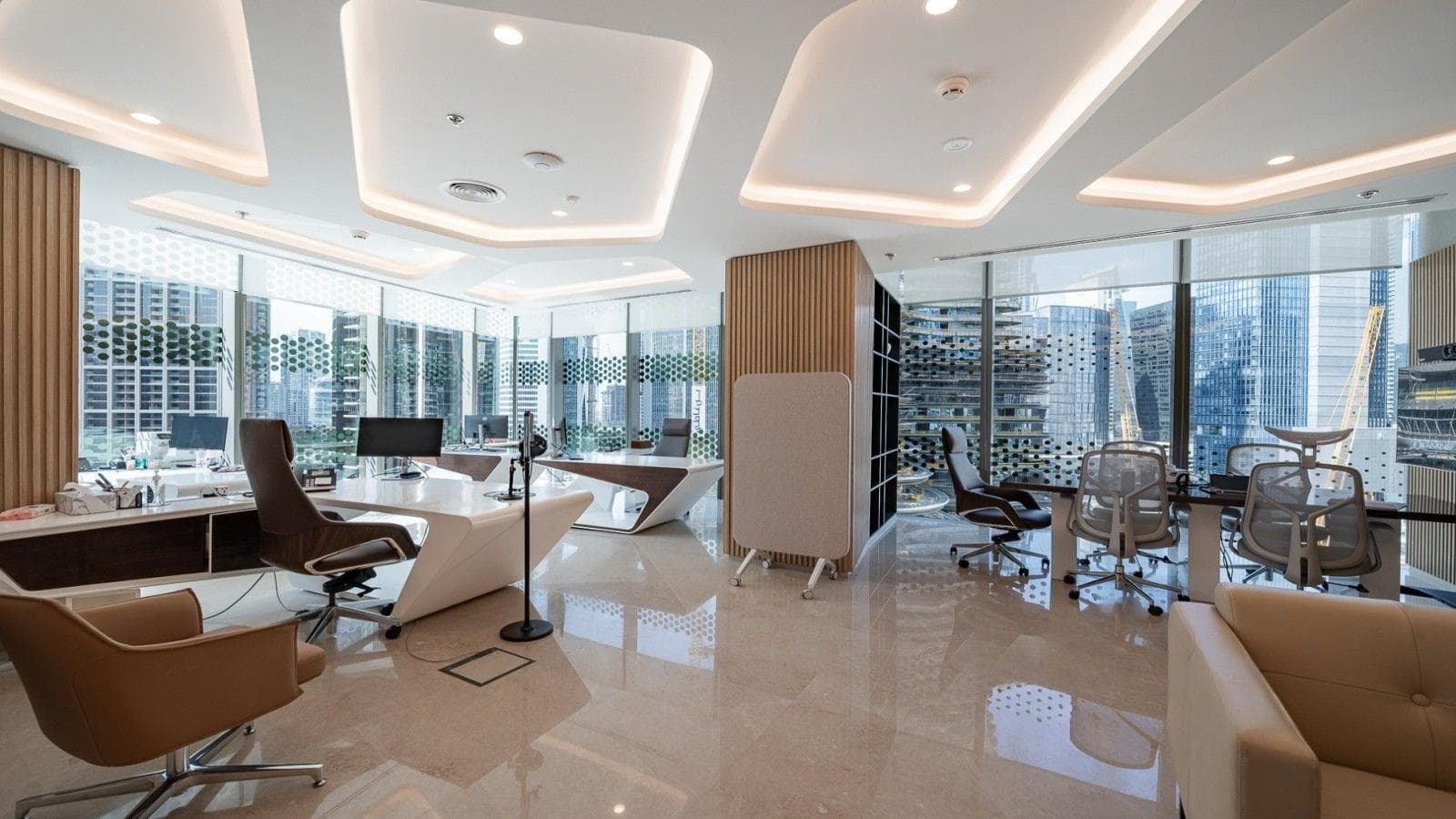 Fully Furnished | Premium Address | Canal View