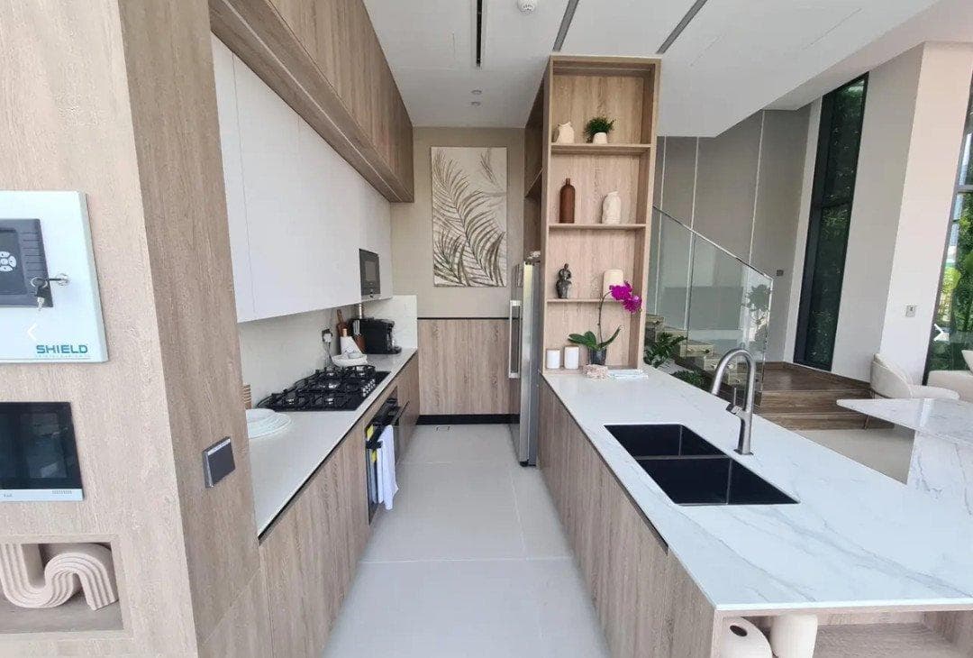 La Perla Homes 12